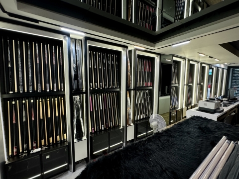 Mua Cơ Bida Ở Đâu Chất Lượng Có Giá Tốt Nhất, Chính Hãng? Đến Ngay Billiards Omega