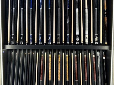 Mua Cơ Bida Ở Đâu Chất Lượng Có Giá Tốt Nhất, Chính Hãng? Đến Ngay Billiards Omega