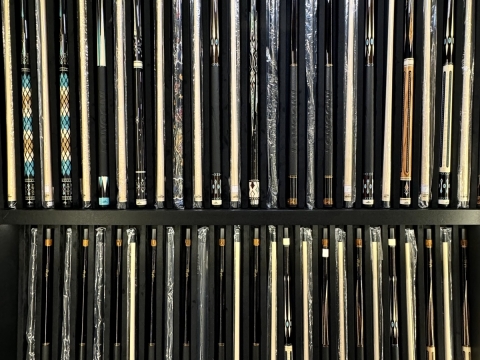 Mua Cơ Bida Ở Đâu Chất Lượng Có Giá Tốt Nhất, Chính Hãng? Đến Ngay Billiards Omega