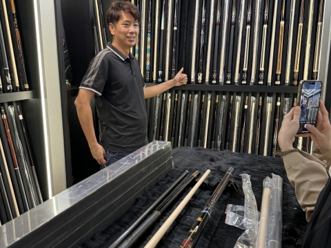 Mua Cơ Bida Ở Đâu Chất Lượng Có Giá Tốt Nhất, Chính Hãng? Đến Ngay Billiards Omega